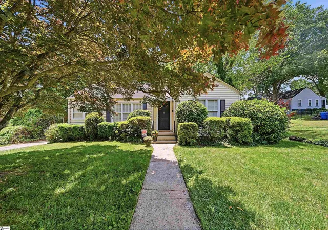 Photo 3 of Single family home for sale at 8 Northwood Ave, Greenville, SC 29609 | MLS# 1594451 | Listing updated on 2026-08-26