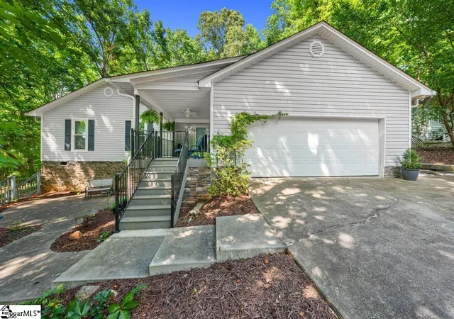 Homes for sale in Westminster, SC | 1303 S Arrowhead Dr, Westminster, SC 29693 | MLS# 1597408