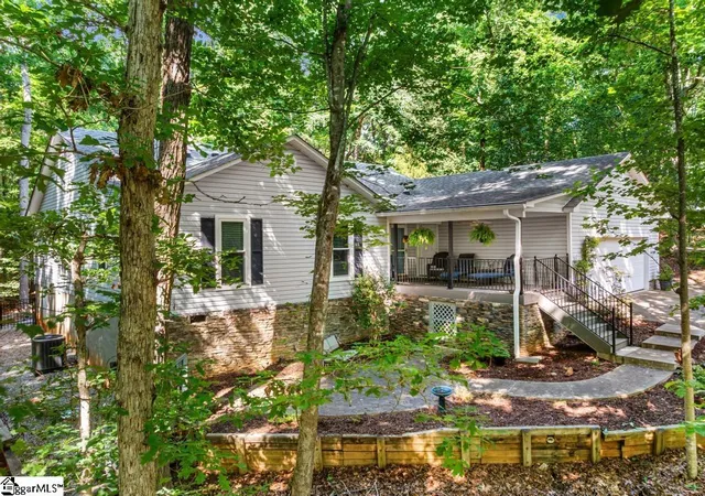 Homes for sale in Westminster, SC | 1303 S Arrowhead Dr, Westminster, SC 29693 | MLS# 1597408