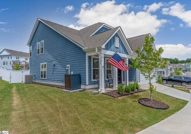 Photo 4 of Single family home for sale at 606 Lewes Ave, Simpsonville, SC 29681 | MLS# 1598605 | Listing updated on 2026-10-08