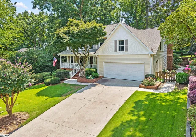 Photo 2 of Single family home for sale at 406 Deepwood Dr, Greer, SC 29651 | MLS# 1600657 | Listing updated on 2026-08-28