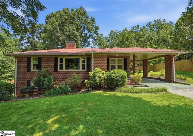 3rd image of 103 Autumn Dr, Greenville, SC 29611 | MLS# 1596421
