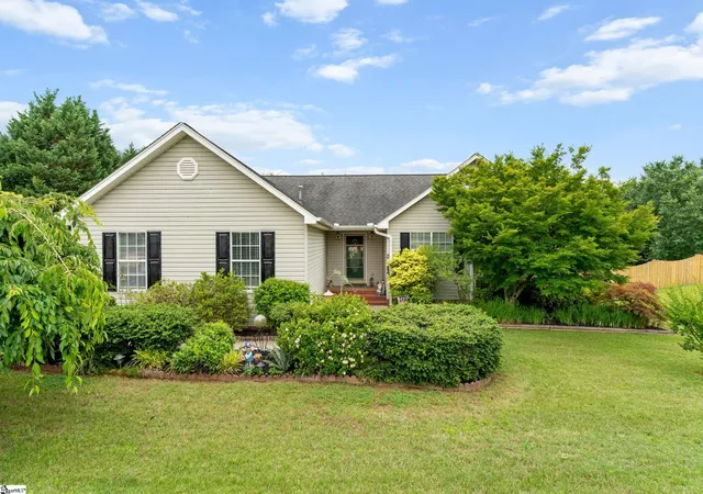 Photo 1 of Single family home for sale at 5 Lillians Ln, Greer, SC 29651 | MLS# 1593701 | Listing updated on 2026-08-15