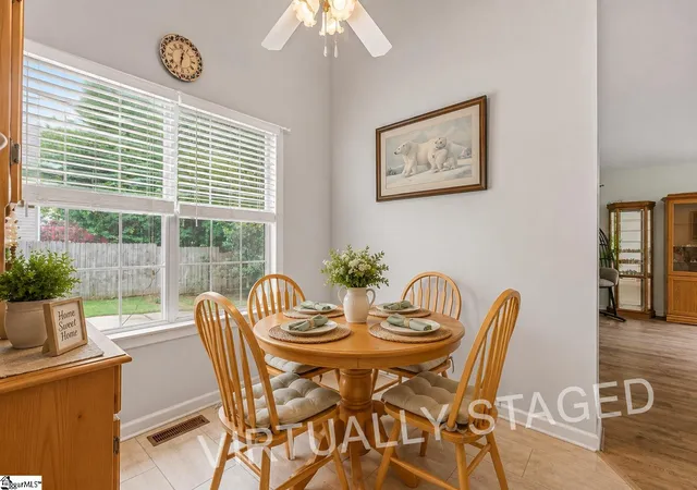 Photo 3 of Single family home for sale at 5 Lillians Ln, Greer, SC 29651 | MLS# 1593701 | Listing updated on 2026-08-15