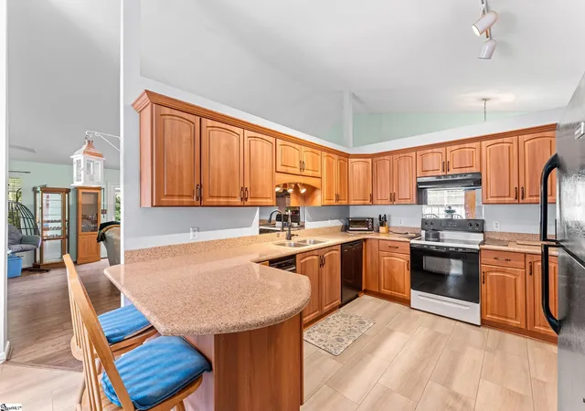 Photo 3 of Single family home for sale at 5 Lillians Ln, Greer, SC 29651 | MLS# 1593701 | Listing updated on 2026-08-15