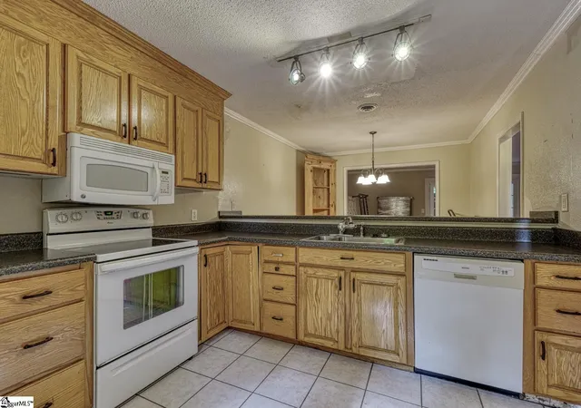 Photo 4 of Condo for sale at 3106 Bethel Rd #34, Simpsonville, SC 29681 | MLS# 1598806 | Listing updated on 2026-09-28