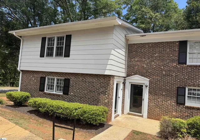 1st image of 101 Fernridge Dr, Spartanburg, SC 29307 | MLS# 1591984