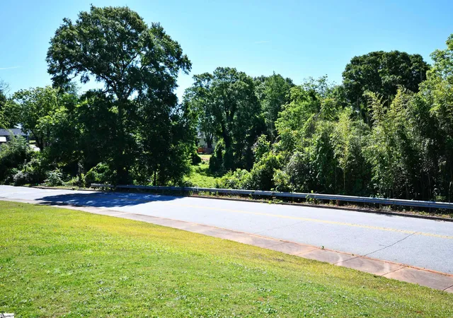 10th image of 101 Blythe Dr, Greenville, SC 29605 | MLS# 1593206