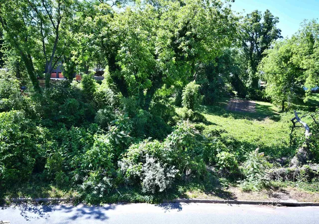 2nd image of 101 Blythe Dr, Greenville, SC 29605 | MLS# 1593206