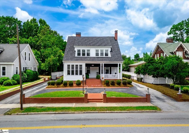 Photo 1 of Single family home for sale at 602 S Broad St, Clinton, SC 29325 | MLS# 1595182 | Listing updated on 2026-09-17