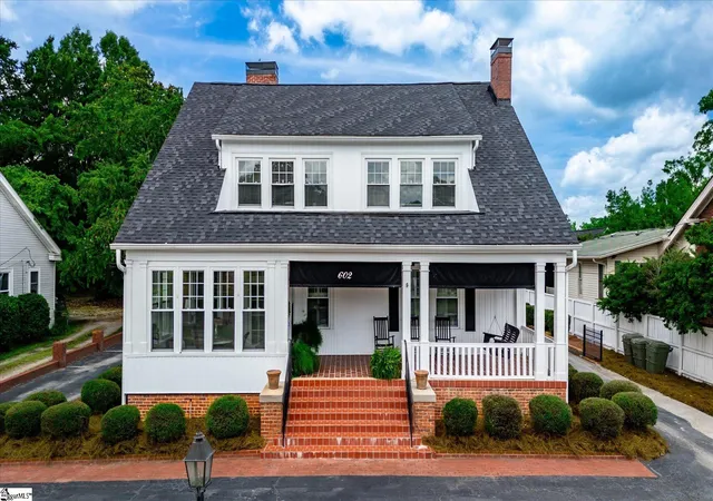 Photo 2 of Single family home for sale at 602 S Broad St, Clinton, SC 29325 | MLS# 1595182 | Listing updated on 2026-09-17