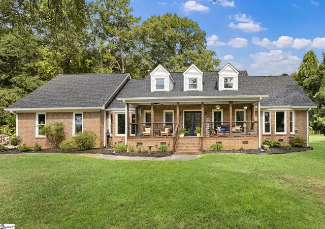 Photo 1 of Single family home for sale at 429 Log Shoals Rd, Greenville, SC 29607 | MLS# 1602280 | Listing updated on 2026-09-04