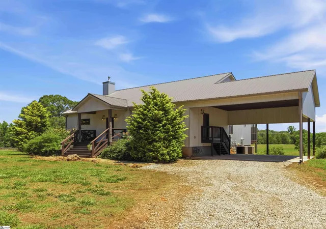 3rd image of 267 Christmastree Ln, Woodruff, SC 29388 | MLS# 1594028