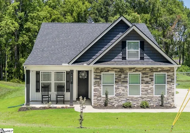 Photo 1 of Single family home for sale at 1015 Piedmont Rd, Chesnee, SC 29323 | MLS# 1597334 | Listing updated on 2026-08-17