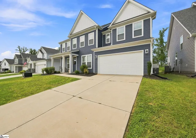 Photo 2 of Single family home for sale at 481 Fenwick Dr, Woodruff, SC 29388 | MLS# 1601813 | Listing updated on 2026-09-22