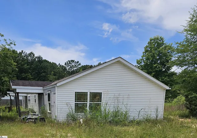 Photo 1 of Sale Pending at 140 Colleton Ln, Clinton, SC 29325 | MLS# 1598194 | Listing updated on 2026-09-02