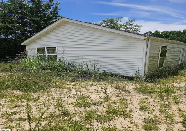 Photo 2 of Sale Pending at 140 Colleton Ln, Clinton, SC 29325 | MLS# 1598194 | Listing updated on 2026-09-02