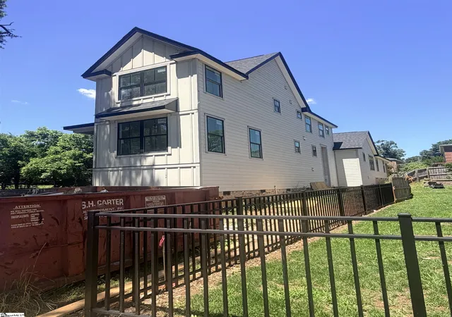 Photo 2 of Single family home for sale at 410 Oscar St, Greenville, SC 29601 | MLS# 1588012 | Listing updated on 2026-06-08