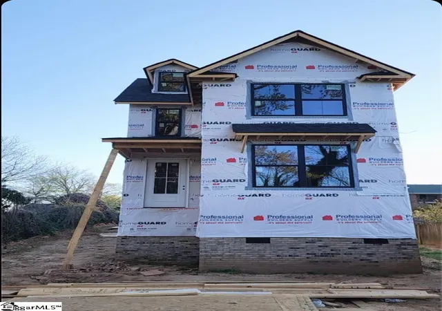 Photo 4 of Single family home for sale at 410 Oscar St, Greenville, SC 29601 | MLS# 1588012 | Listing updated on 2026-06-08