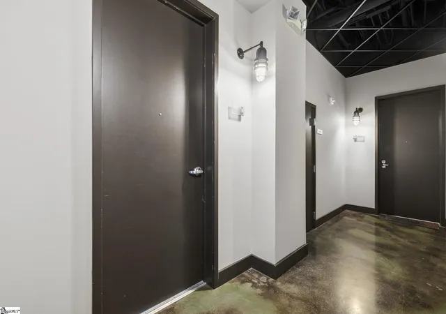 4th image of 500 E Mcbee Ave, Greenville, SC 29601