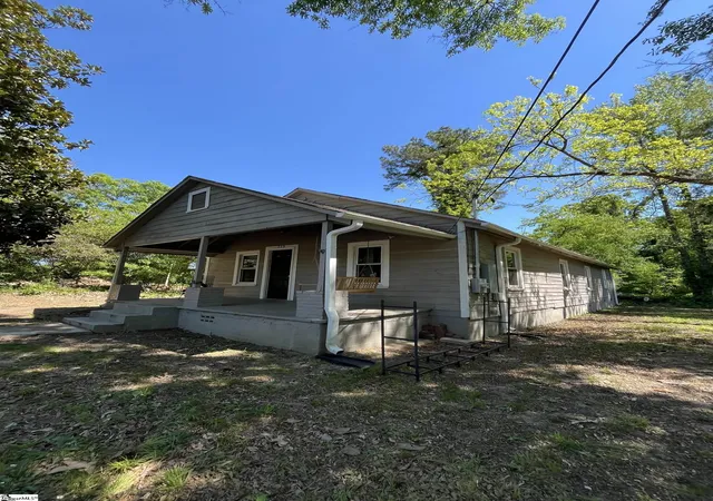 18th image of 213 Law St, Woodruff, SC 29388 | MLS# 1583078