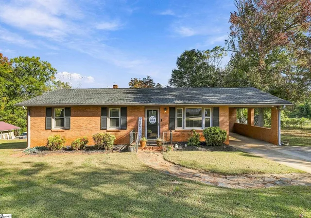 Single family home for sale at 176 Clearview Dr, Lyman, SC 29365 | MLS# 1608110