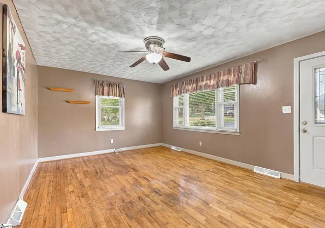 Photo 2 of Single family home for sale at 176 Clearview Dr, Lyman, SC 29365 | MLS# 1608110 | Listing updated on 2026-10-30