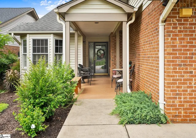 Photo 3 of Townhouse for sale at 410 Swansgate Pl, Greenville, SC 29605 | MLS# 1586010 | Listing updated on 2026-09-16