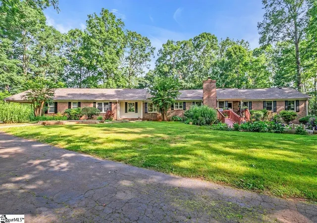 Photo 1 of Single family home for sale at 1733 Tigerville Rd, Travelers Rest, SC 29690 | MLS# 1570841 | Listing updated on 2026-10-19