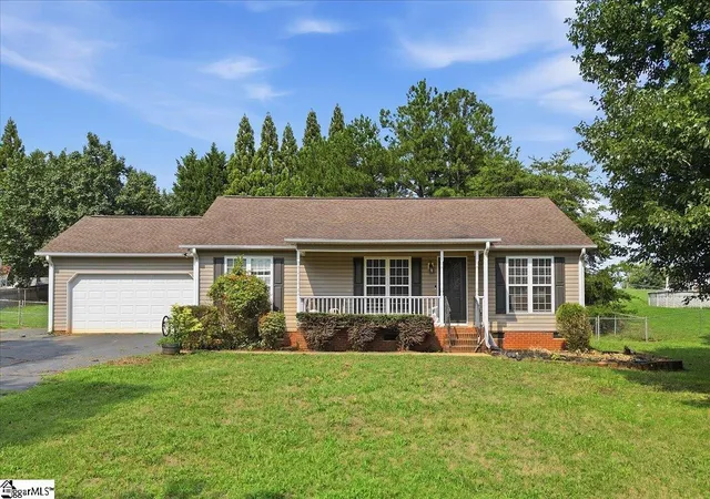 Single family home for sale at 113 Beaver Creek Dr, Chesnee, SC 29323 | MLS# 1599575