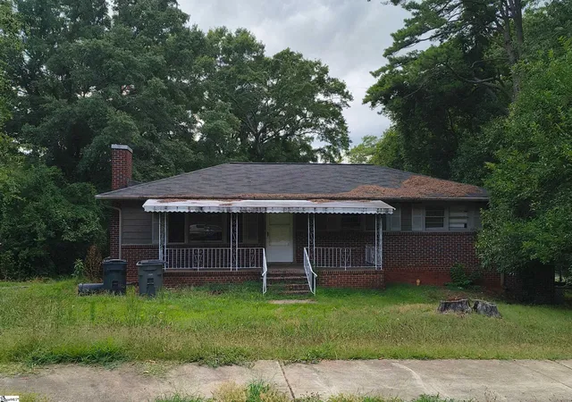 Photo 1 of Single family home for sale at 113 Brookforest Dr, Greenville, SC 29605 | MLS# 1597725 | Listing updated on 2026-08-18