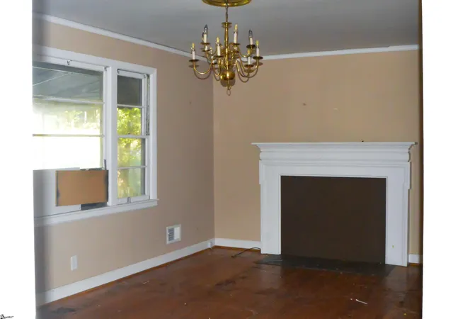 Photo 3 of Single family home for sale at 113 Brookforest Dr, Greenville, SC 29605 | MLS# 1597725 | Listing updated on 2026-08-18