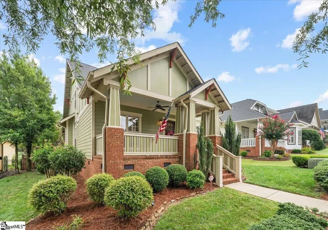 Photo 2 of Single family home for sale at 105 Lismore St, Simpsonville, SC 29680 | MLS# 1600254 | Listing updated on 2026-09-15