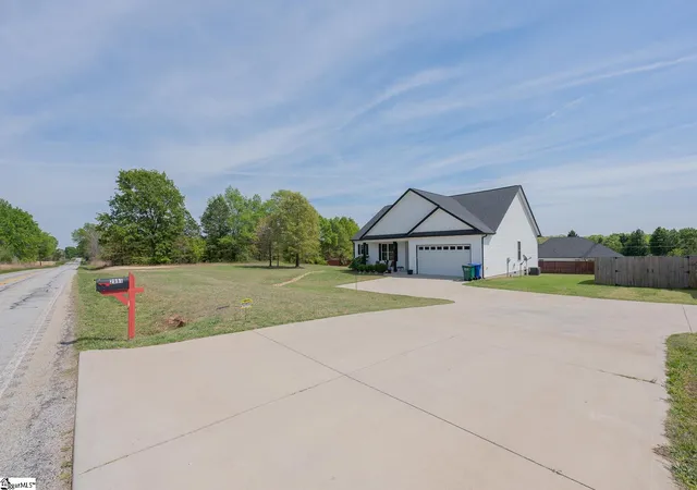 Photo 3 of Single family home for sale at 2991 Hwy 417, Woodruff, SC 29388 | MLS# 1599371 | Listing updated on 2026-07-31