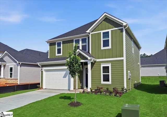 Photo 3 of Sale Pending at 423 Ragland Ave, Greer, SC 29651 | MLS# 1591680 | Listing updated on 2026-07-16
