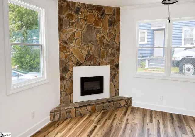 Photo 3 of Single family home for sale at 105 S Estate Dr, Greenville, SC 29605 | MLS# 1596861 | Listing updated on 2026-09-17