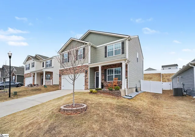 Photo 2 of Single family home for sale at 341 Ridge Climb Trl, Greer, SC 29651 | MLS# 1583941 | Listing updated on 2026-03-22