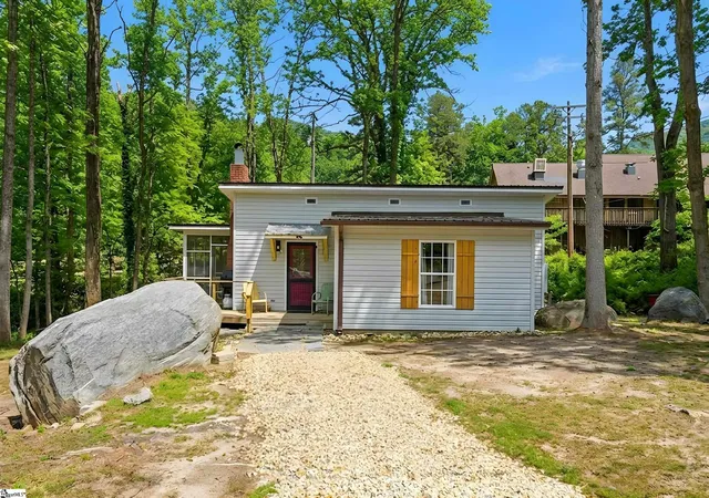 Photo 1 of Single family home for sale at 401 Rocky Bottom Rd, Sunset, SC 29685 | MLS# 1598707 | Listing updated on 2026-09-04