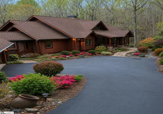 Photo 3 of Single family home for sale at 4 Gloring Morning Wy, Landrum, SC 29356 | MLS# 1601509 | Listing updated on 2026-08-29