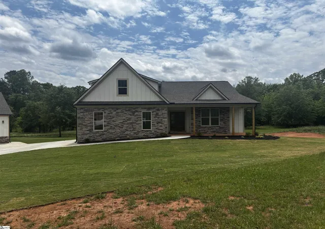 Homes for sale in Campobello, SC | 4919 Jug Factory Rd, Campobello, SC 29322 | MLS# 1592809