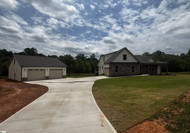 Homes for sale in Campobello, SC | 4919 Jug Factory Rd, Campobello, SC 29322 | MLS# 1592809