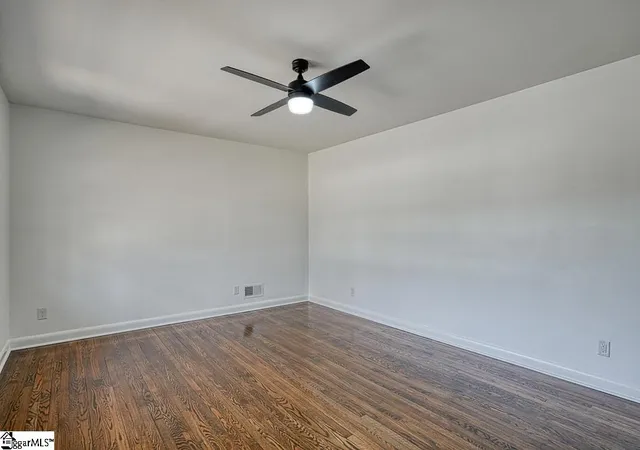 Photo 2 of Single family home for sale at 118 1st Ave, Spartanburg, SC 29302 | MLS# 1588028 | Listing updated on 2026-07-22