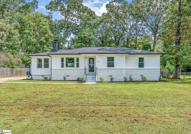 Photo 1 of Single family home for sale at 12 Brewster Dr, Taylors, SC 29687 | MLS# 1602284 | Listing updated on 2026-08-28