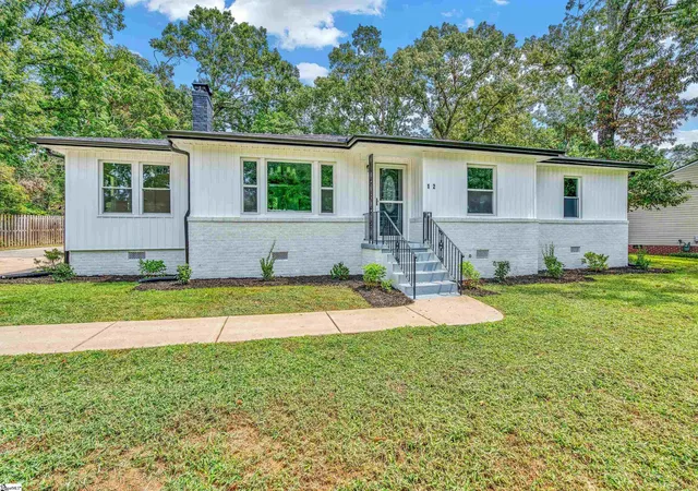 Photo 2 of Single family home for sale at 12 Brewster Dr, Taylors, SC 29687 | MLS# 1602284 | Listing updated on 2026-08-28