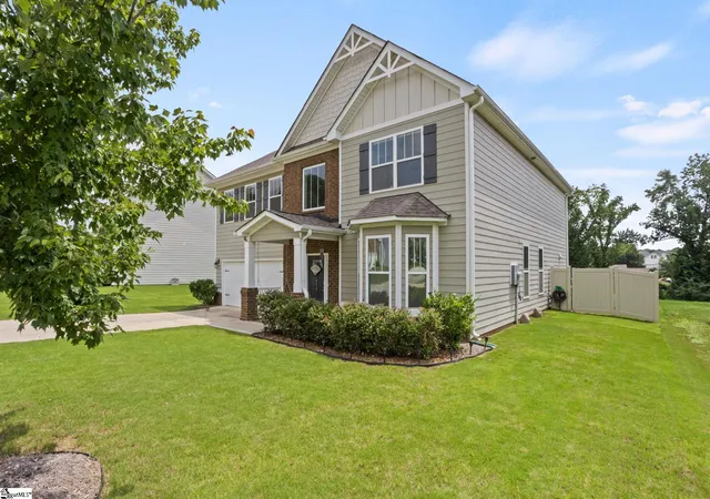 Photo 3 of Single family home for sale at 494 Fox Run Trl, Woodruff, SC 29388 | MLS# 1600088 | Listing updated on 2026-08-28