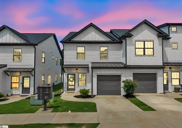 Photo 2 of Townhouse for sale at 128 Park Ave, Greer, SC 29651 | MLS# 1596041 | Listing updated on 2026-08-22