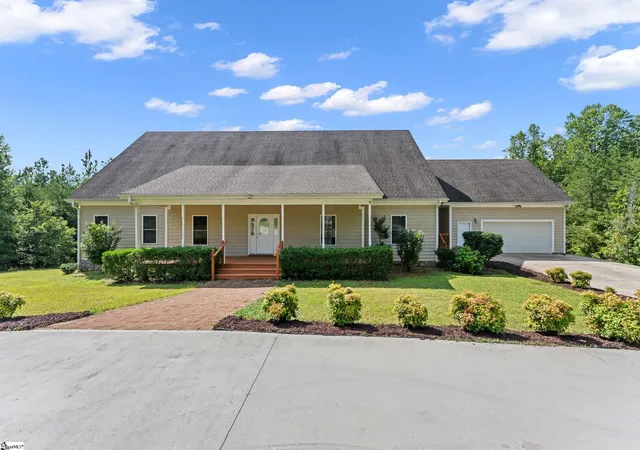 Photo 1 of Single family home for sale at 397 Lindsey Lake Rd, Travelers Rest, SC 29690 | MLS# 1602115 | Listing updated on 2026-08-27