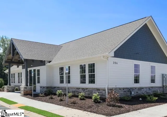 Photo 3 of Single family home for sale at 421 Scarlet Leaf Ln, Greenville, SC 29607 | MLS# 1599753 | Listing updated on 2026-09-16
