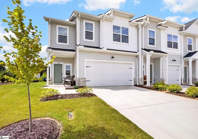Photo 2 of Townhouse for sale at 1528 Yellowwood Ct, Woodruff, SC 29388 | MLS# 1598785 | Listing updated on 2026-10-06
