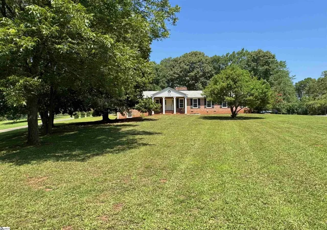 Photo 3 of Single family home for sale at 408 Rices Creek Rd, Liberty, SC 29657 | MLS# 1596656 | Listing updated on 2026-09-08